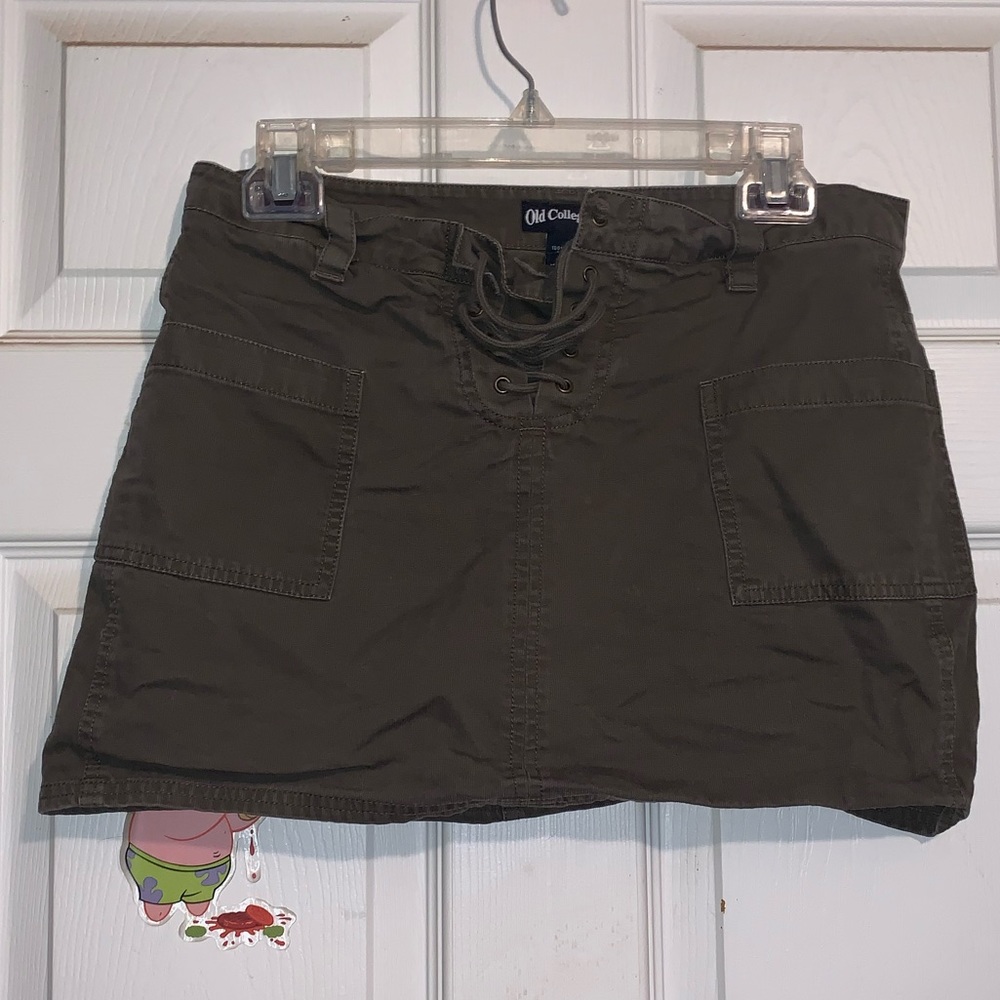 Old college inn skirt